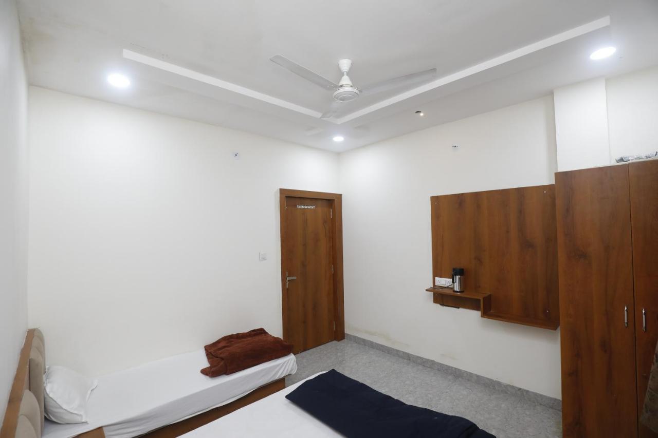 Hotel Garima 우자인 외부 사진